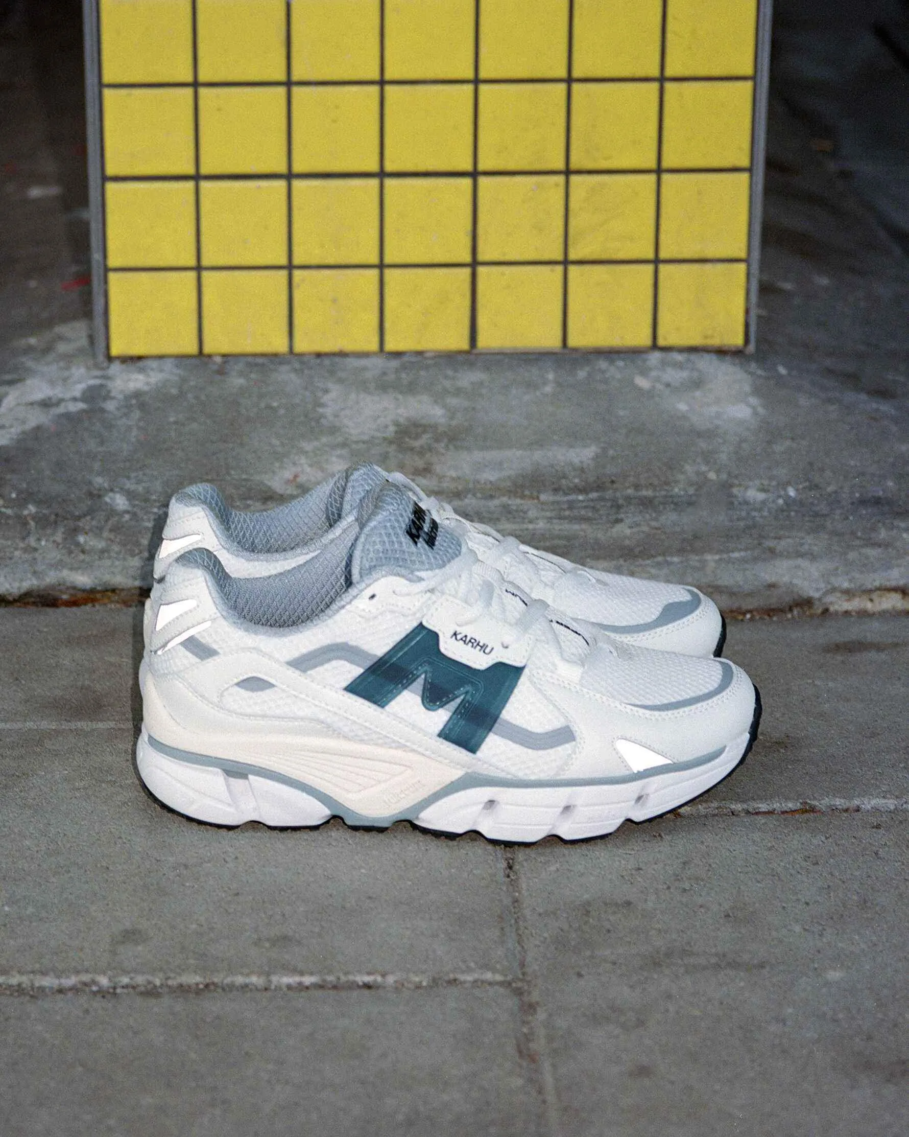 SUPER FULCRUM - WHITE / DEEP NAVY