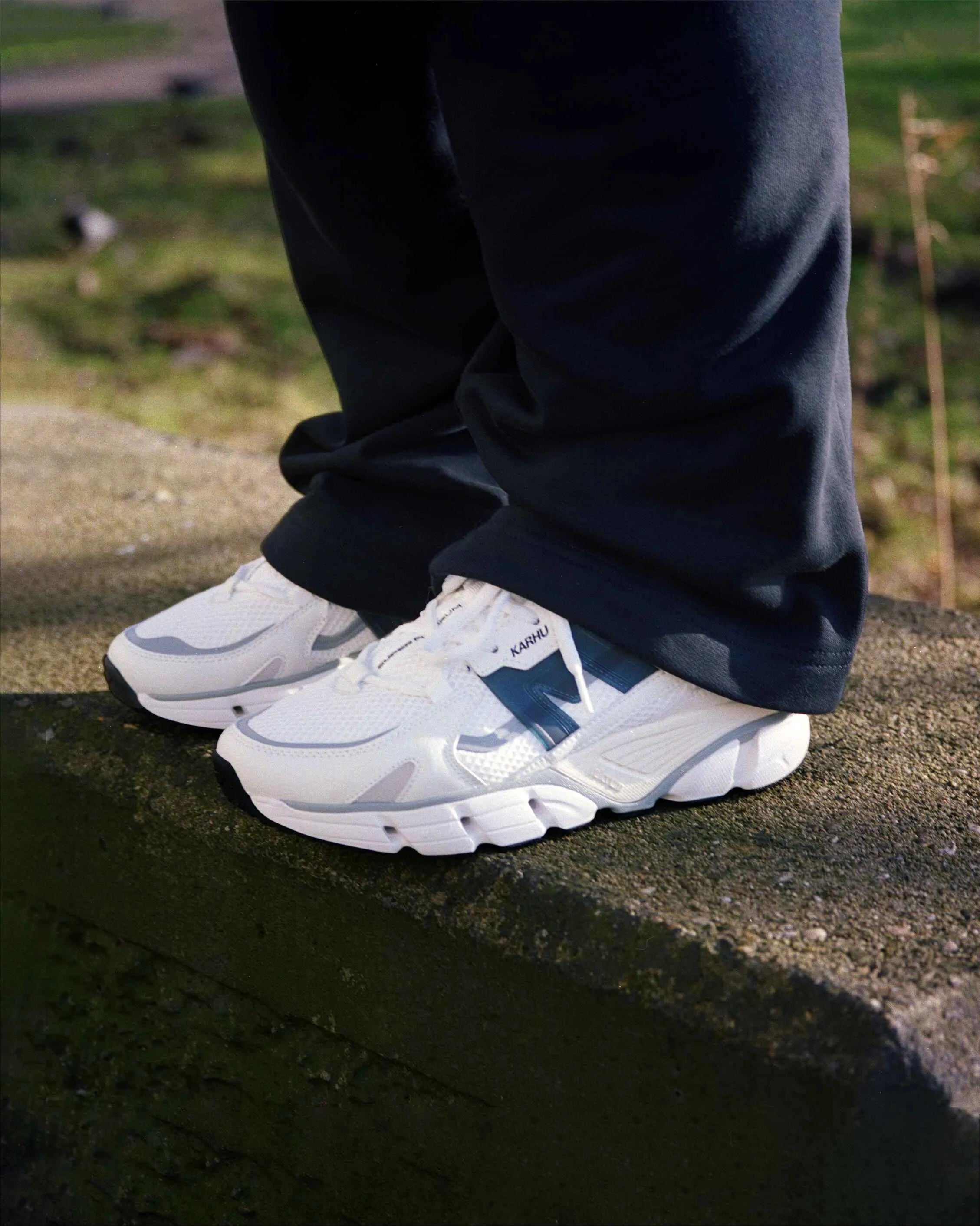 SUPER FULCRUM - WHITE / DEEP NAVY