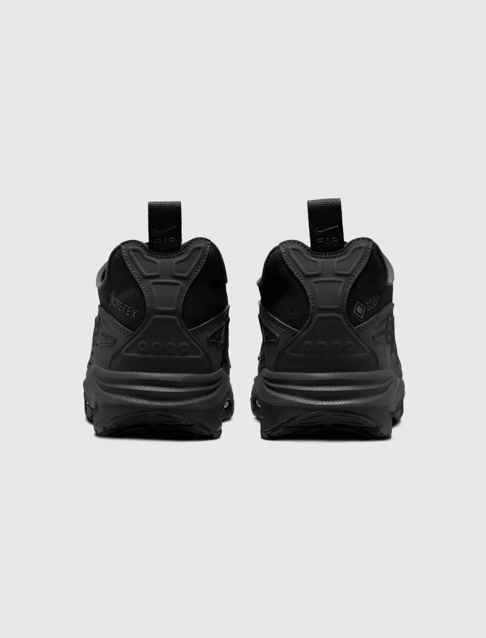 WOMENS AIR MAX SUNDER GORE-TEX BLACK/DARK SMOKE GREY